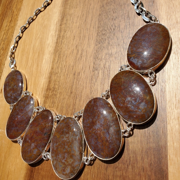 New Oversized Seam Agate Silver Statement Necklace. - Picture 8 of 13
